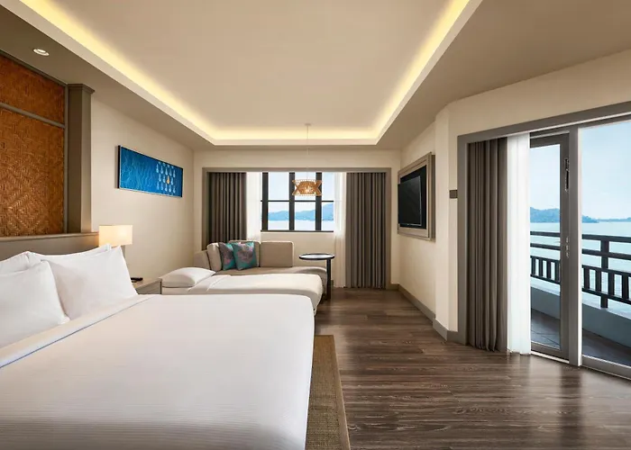 Doubletree By Hilton Damai Laut